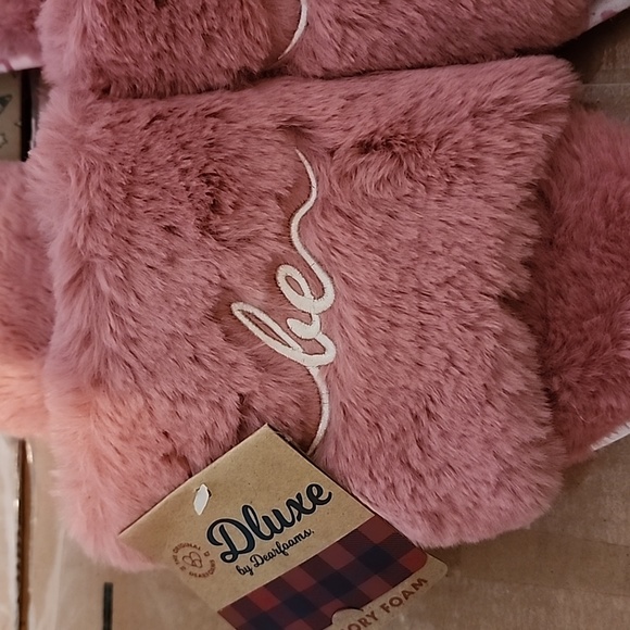 DLuxe by Dearfoams "Be Mine" memory foam slippers Size L (9-10) Ladies - Picture 2 of 6